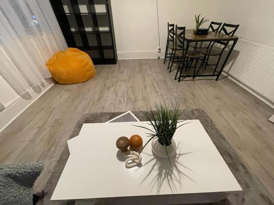 Comfy 2 Bedroom On Tower Bridge ロンドン エクステリア 写真