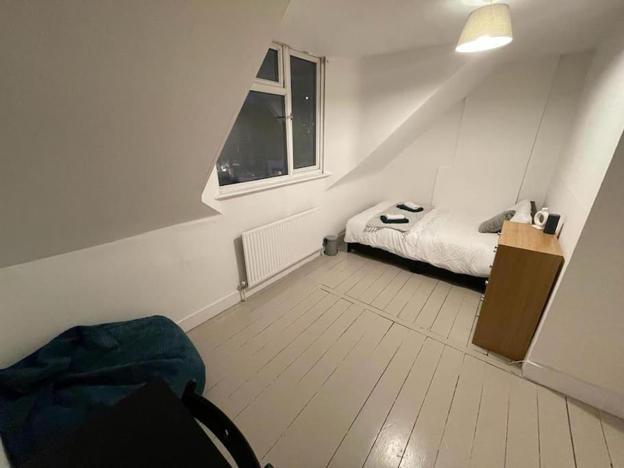 Comfy 2 Bedroom On Tower Bridge ロンドン エクステリア 写真