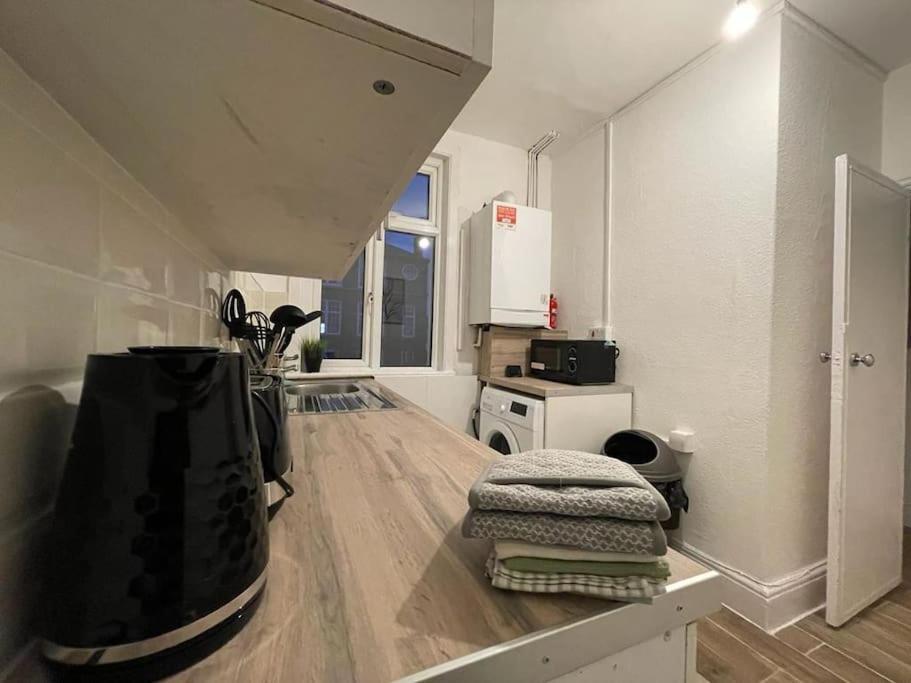 Comfy 2 Bedroom On Tower Bridge ロンドン エクステリア 写真