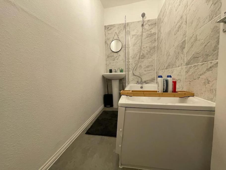 Comfy 2 Bedroom On Tower Bridge ロンドン エクステリア 写真