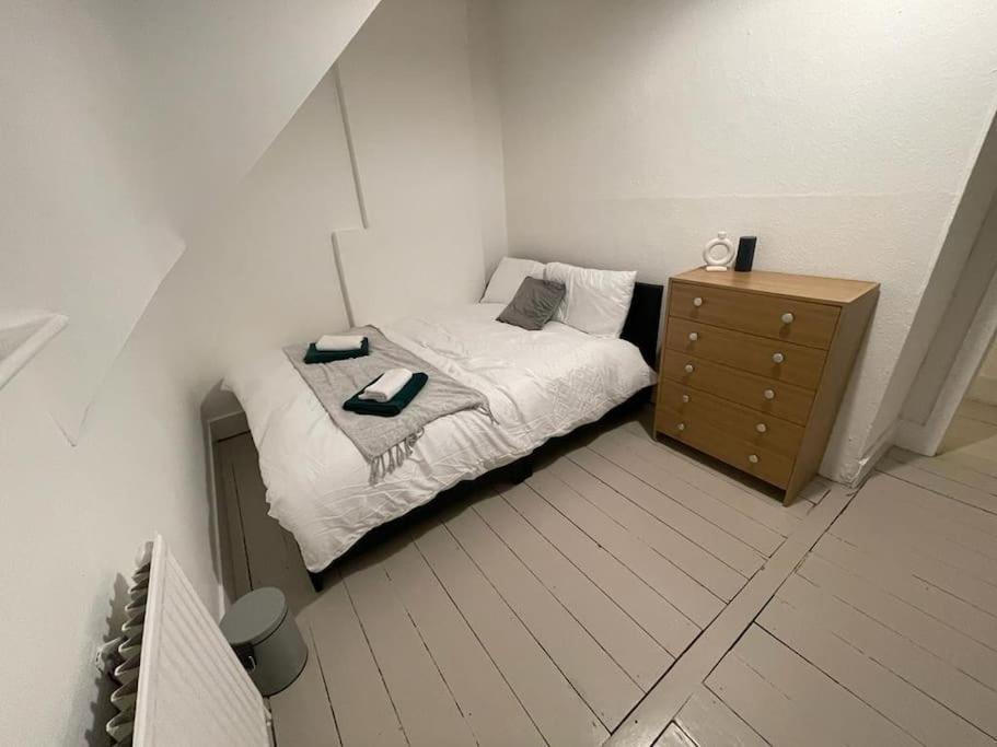 Comfy 2 Bedroom On Tower Bridge ロンドン エクステリア 写真